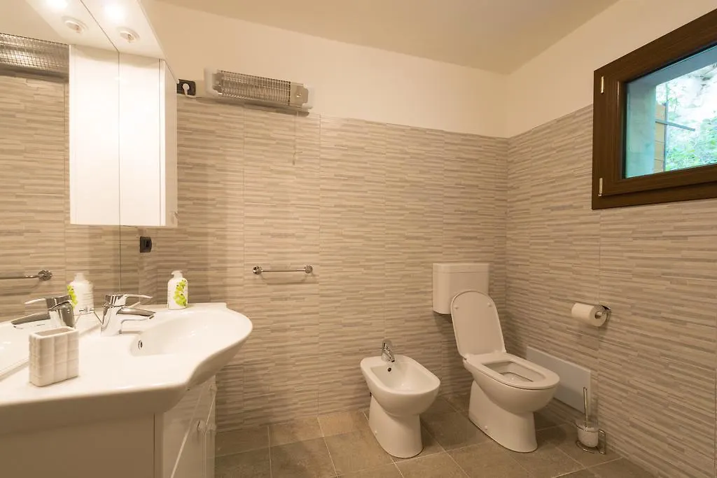 Tra Lago E Montagna Baita La Morena Nesso Farm stay